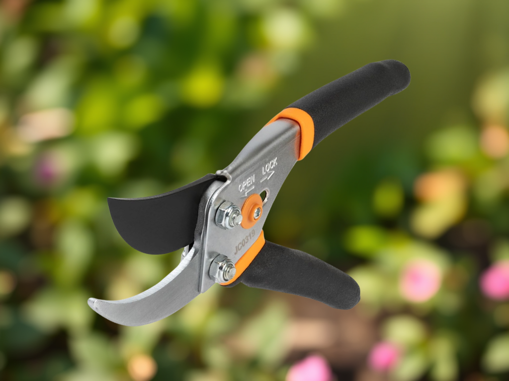 Discounted: 53% Off Fiskars Bypass Pruning Shears, 5/8-Inch Cut Capacity Garden Clippers 