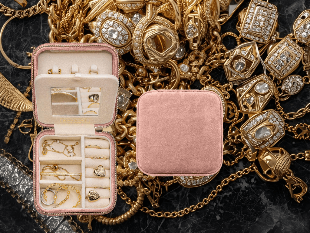 Discounted: 10% Off Benevolence LA Plush Velvet Jewelry&nbsp;Box